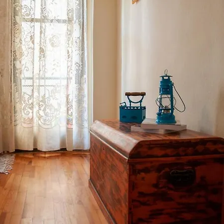 Vintage- Inspired